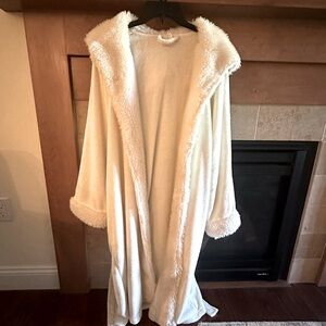 Pottery Barn plush faux fur robe cream